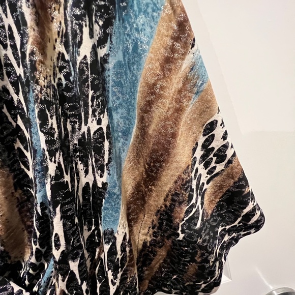 Dots Animal Print Top - Picture 4 of 6